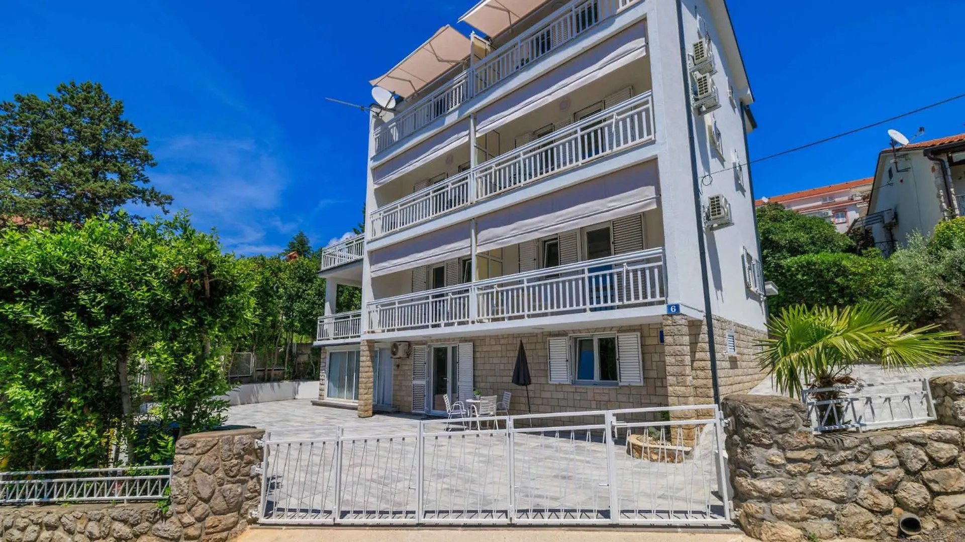 Apartments In Dramalj 39393 Croatia