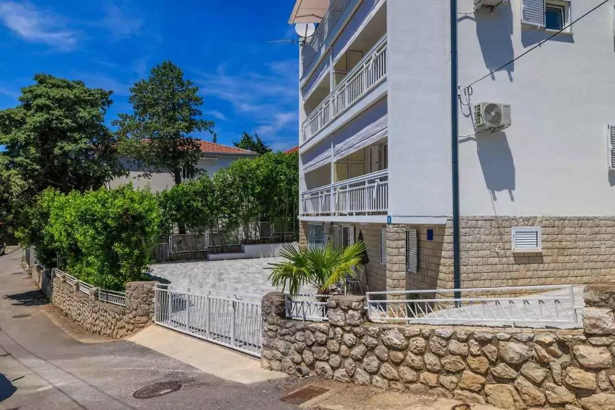 Apartments In Dramalj 39393 Croatia
